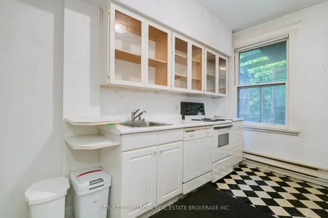 Additional image 11 of 382 Spadina Rd