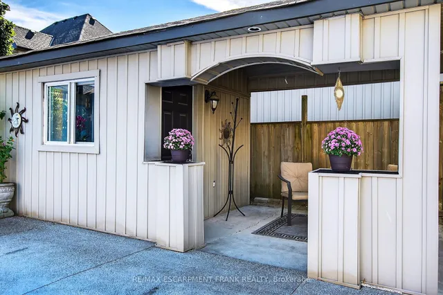 Additional image 49 of 18 Konstantine Crt