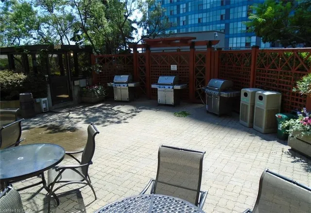 Additional image 23 of 65 Harbour Sq Unit 906