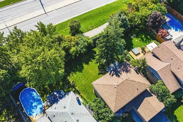 Additional image 31 of 594 Moorelands Cres