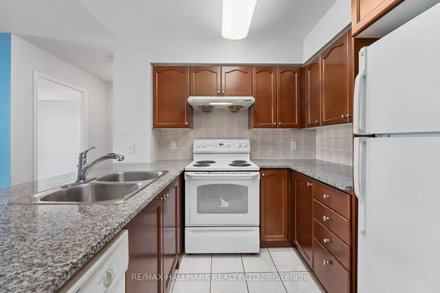 Additional image 4 of 68 Grangeway Ave Unit 909