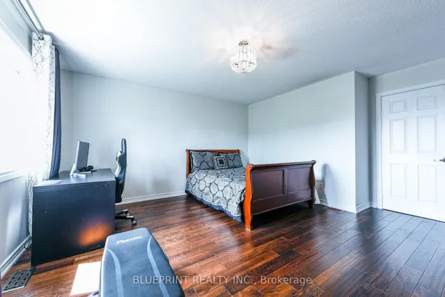 Additional image 21 of 812 Knotty Pine Grve