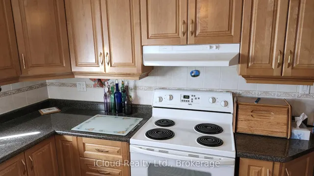 Additional image 18 of 214 Fairglen Ave