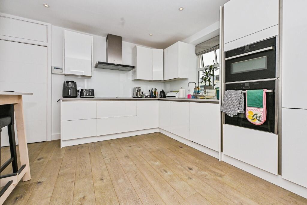 Additional image 3 of Alma Road, St. Albans, AL1