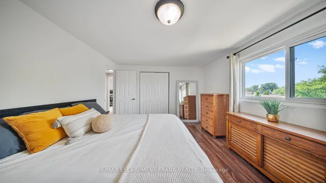 Additional image 23 of 1 YORKDALE Cres