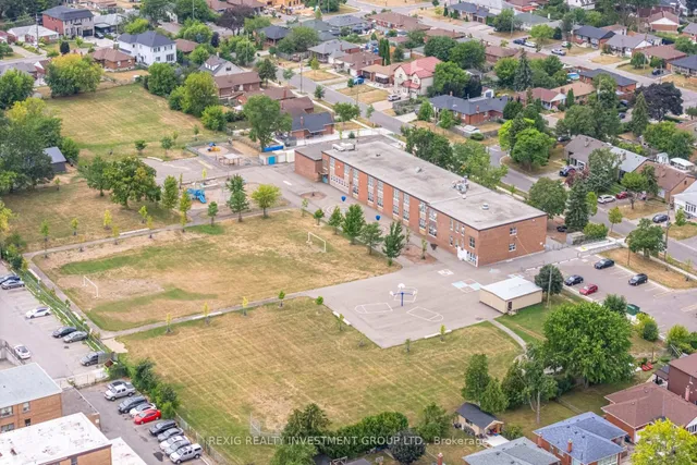 Additional image 31 of 50 George Butchart Dr Unit 723