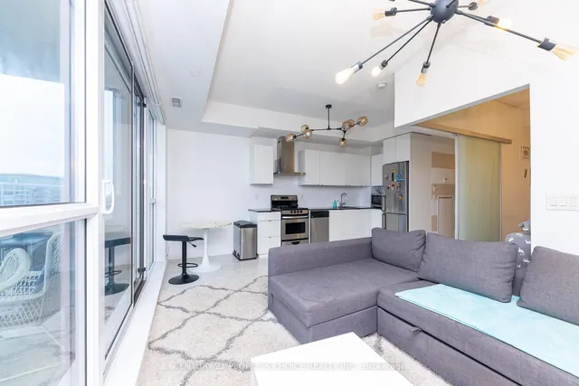 Additional image 16 of 51 East Liberty St Unit 2215