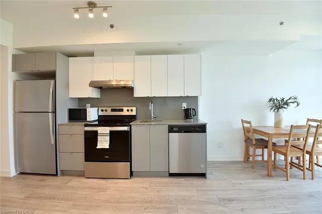 Additional image 12 of 3200 Dakota Common Unit B1006