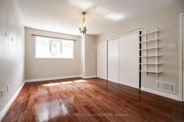 Additional image 16 of 272 Vintage Gate