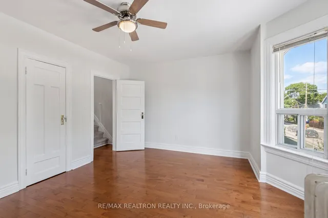 Additional image 37 of 10 Coxwell Ave