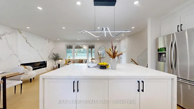 Additional image 10 of 38 Cresthaven Dr