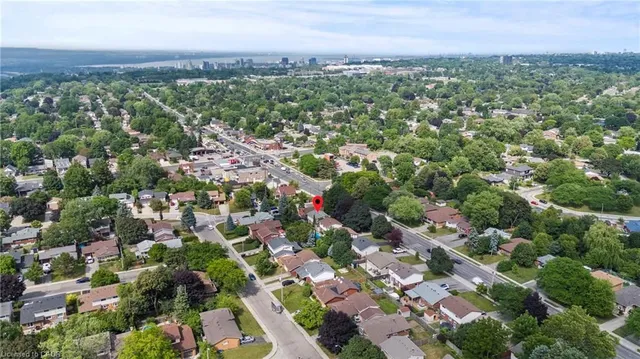 Additional image 32 of 992 Garth St