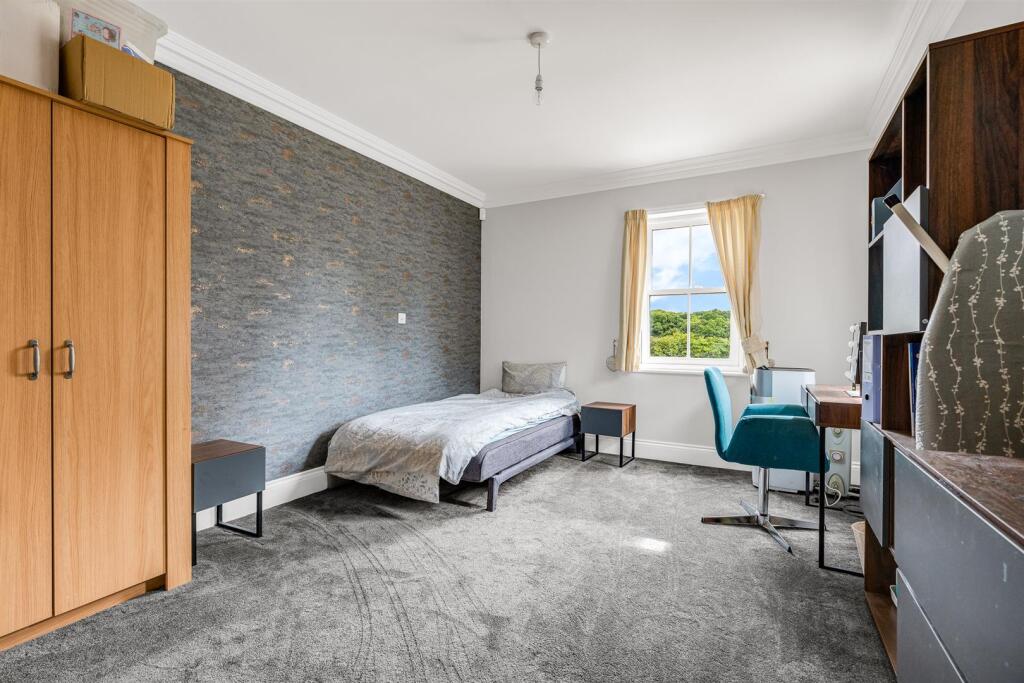 Additional image 16 of Pottersheath Road, Welwyn