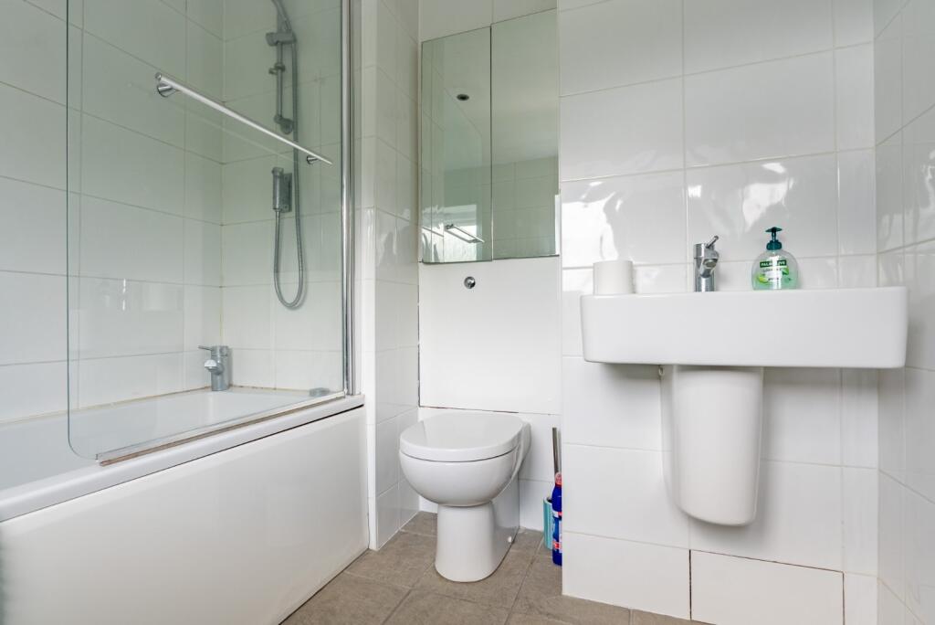 Additional image 10 of St. Vincent Drive, St. Albans, Hertfordshire, AL1