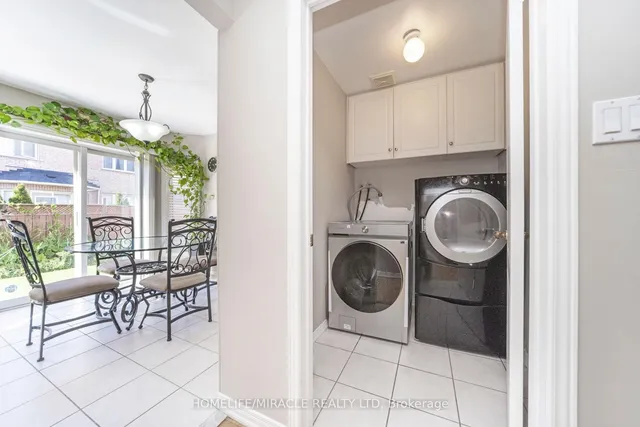 Additional image 32 of 17 Mainard Cres