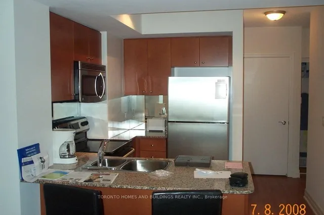 Additional image 4 of 8 Scollard St Unit 1007