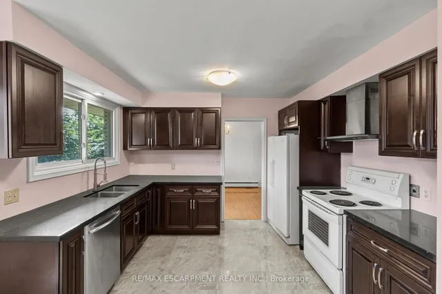 Additional image 10 of 3050 Woodward Ave