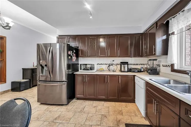 Additional image 14 of 140 Solomon Cres