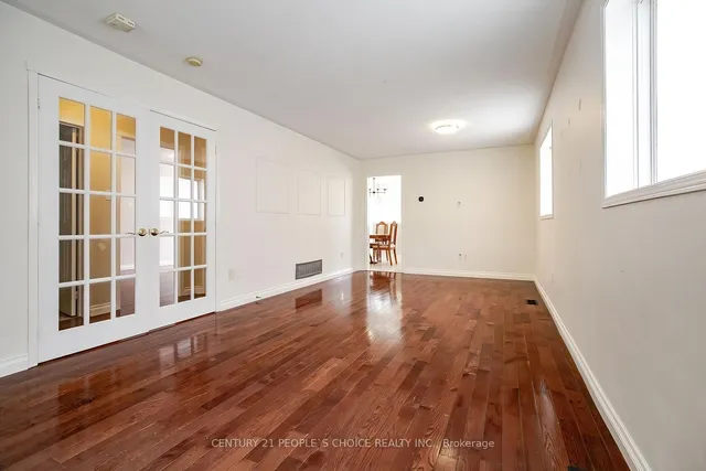 Additional image 12 of 272 Vintage Gate