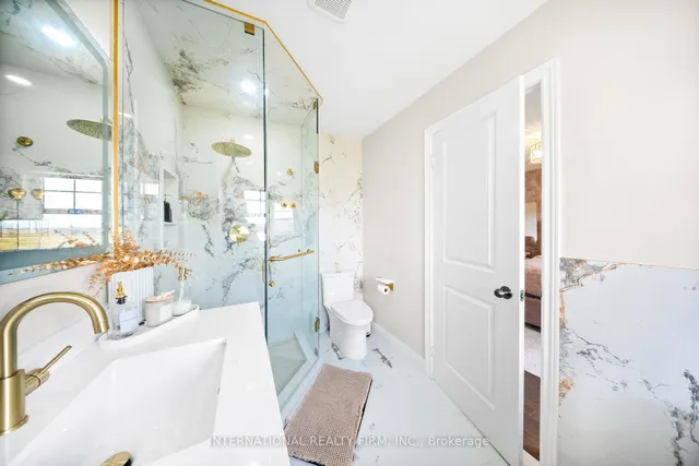 Additional image 18 of 8 Hogan Manor Dr