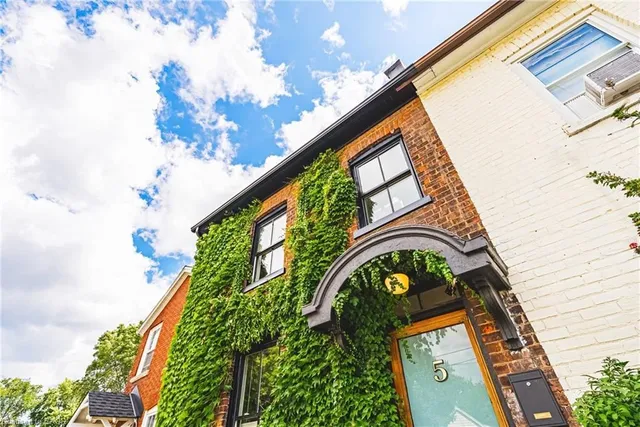 Additional image 4 of 5 Ford St