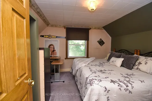 Additional image 18 of 251 East 31st St