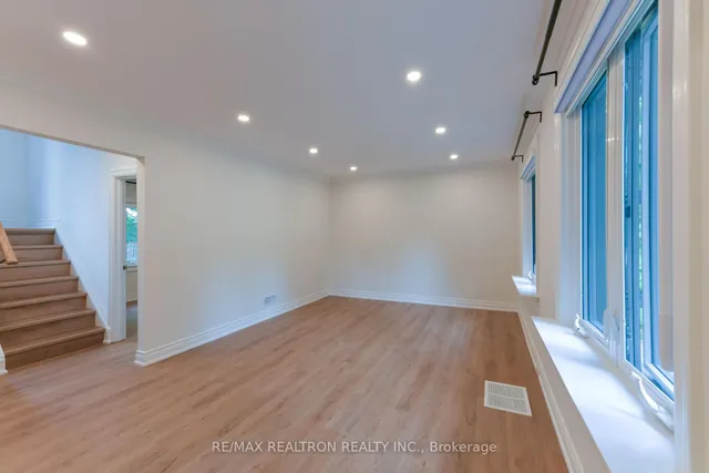 Additional image 5 of 150 Upper Canada Dr