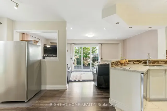 Additional image 14 of 1233 Lamont Cres