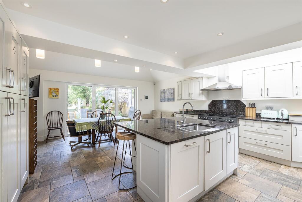 Additional image 13 of Long Buftlers, Harpenden