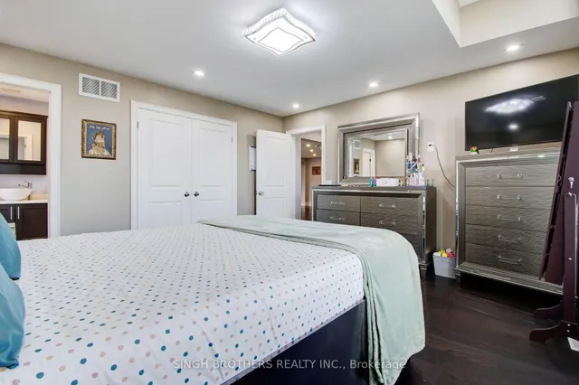 Additional image 37 of 15 Degrey Dr