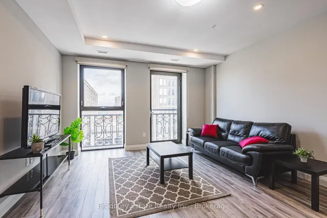 Additional image 12 of 118 King St Unit 819