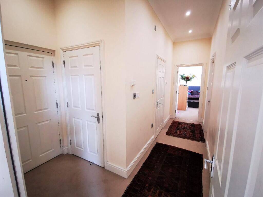 Additional image 13 of St. Peters Street, St. Albans, Hertfordshire, AL1