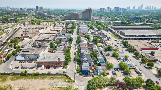 Additional image 40 of 154 Mulock Ave