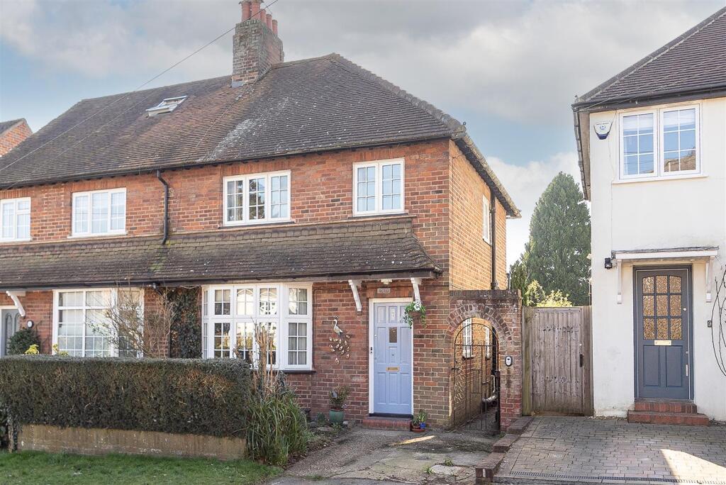 Property image for Barnfield Road, Harpenden