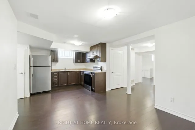 Additional image 36 of 1233 Lamont Cres