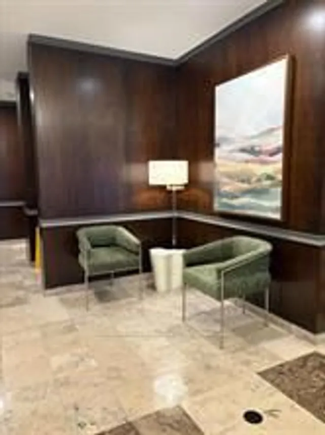 388 Bloor St Unit 1107