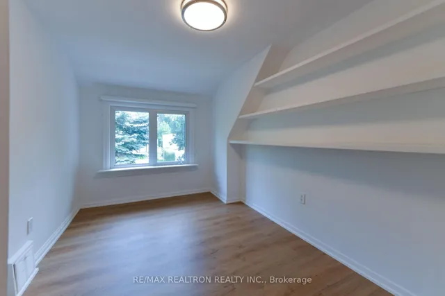 Additional image 31 of 150 Upper Canada Dr