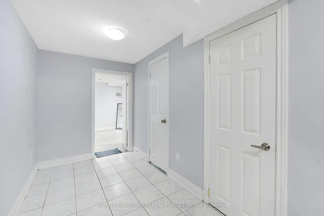 Additional image 30 of 26 Songsparrow Dr