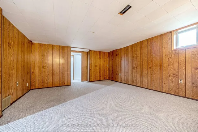 Additional image 23 of 379 Williams Ave