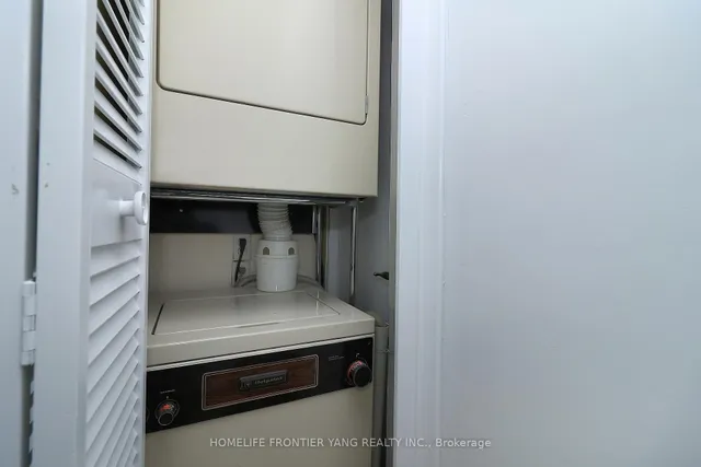 Additional image 21 of 2697 Lake Shore Blvd Unit 21