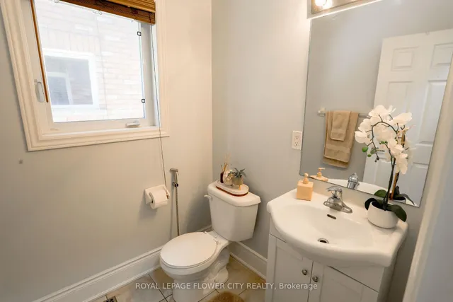 Additional image 18 of 19 Teal Crest Circ