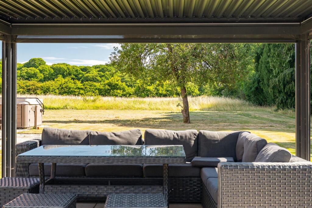 Additional image 21 of Pottersheath Road, Welwyn