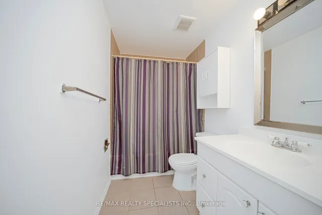 Additional image 30 of 28 Lincoln Crt