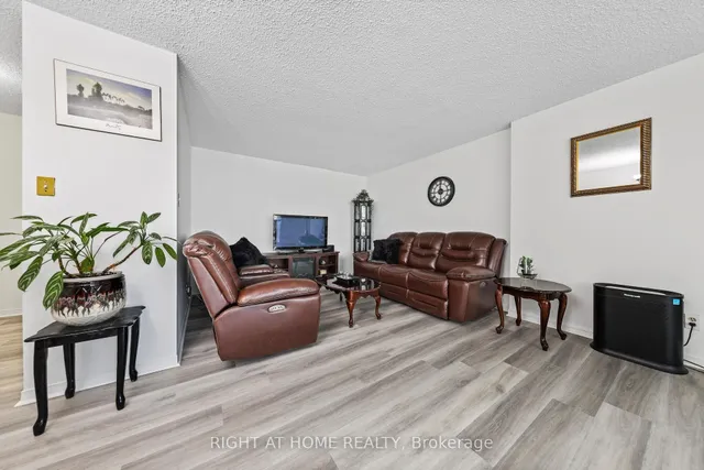 Additional image 9 of 1665 Victoria Park Ave Unit 206