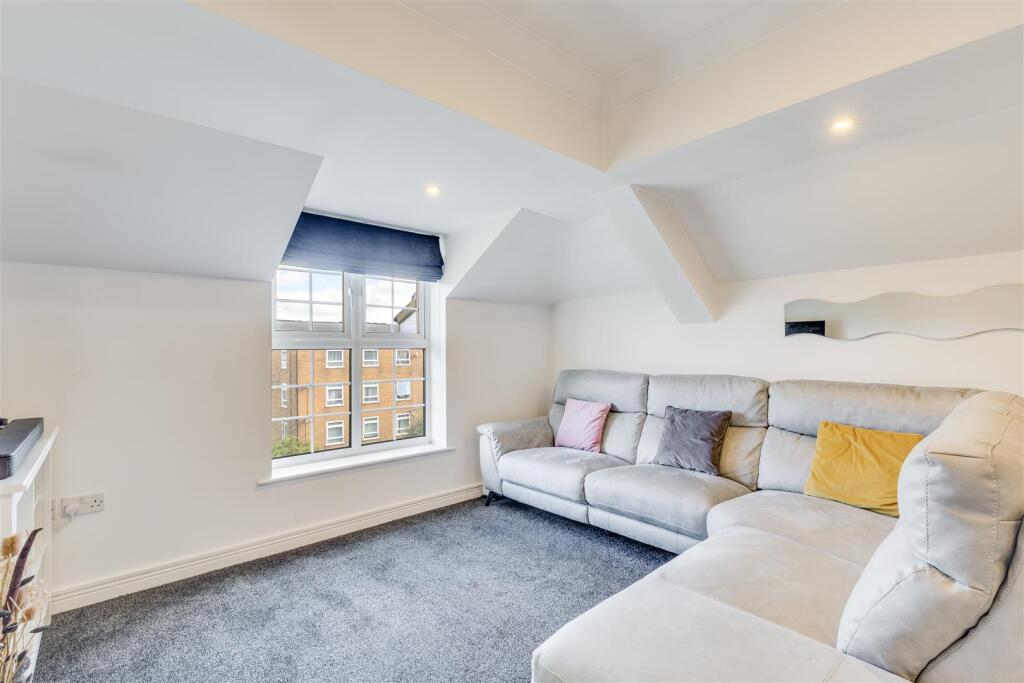 Additional image 7 of Beaumont House, Cole Green Lane, Welwyn Garden