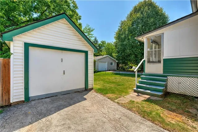 Additional image 31 of 257 Broadway Ave