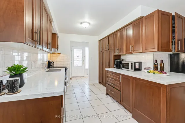 Additional image 10 of 153 Bruce Beer Dr