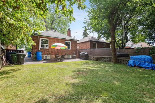 Additional image 18 of 1982 Lawrence Ave