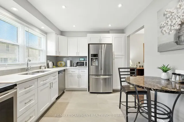 Additional image 8 of 2254 Upper Middle Rd Unit 3