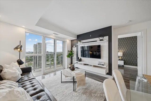 Additional image 31 of 125 Village Green Sq Unit 3006